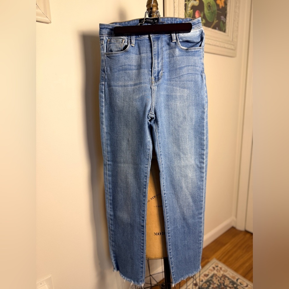 Just Black Denim skinny jeans with frayed ankles size 27